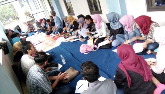 Jadi Mahasiswa Gak Cuma Soal IPK, Ini Manfaat Nyeleneh Ikut Organisasi Kampus!