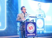 Menjadi Agen Perubahan! Kepala LLDikti Wilayah III Serukan Wisudawan Universitas BSI 2024 untuk Berkarya dan Berinovasi