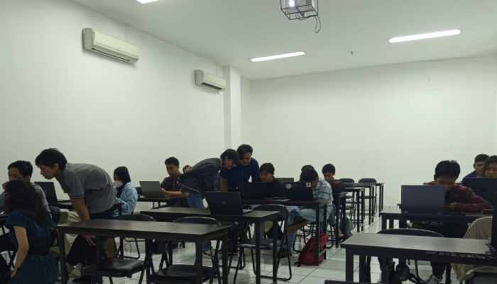 Antusias Mahasiswa UBSI Ikuti Pendaftaran Pelatihan Digital Entrepreneurship Academy 2025 melalui Website Resmi Komdigi