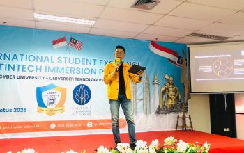 12 Mahasiswa Cyber University Ikuti Student Exchange ke Universiti Teknologi Petronas Malaysia