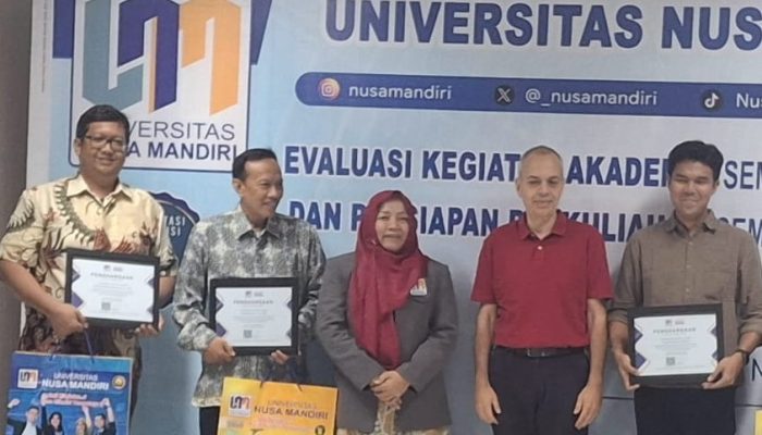 Dosen Prodi Manajemen UNM Raih Penghargaan Dosen Berprestasi 2025