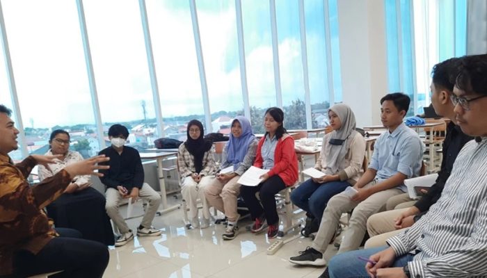 Berhenti Mengajar, Mulai Menggali Potensi Mahasiswa!