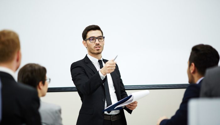 Bukan Sekadar Mengajar, Inilah Alasan Dosen Wajib Menghidupkan Penelitian dan Pengabdian