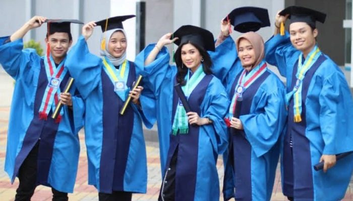 Menunda Kuliah di Usia Muda, Pilihan atau Risiko Masa Depan?