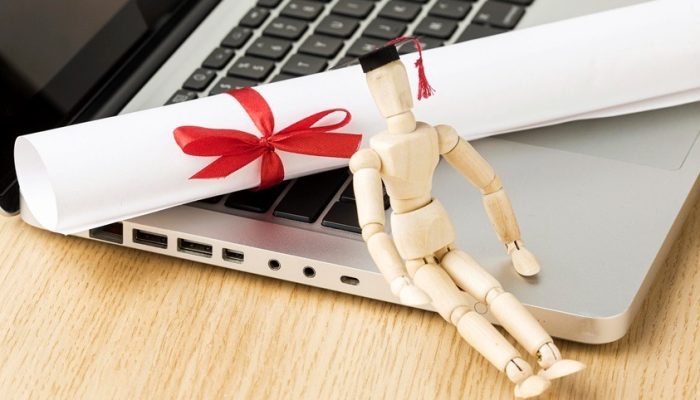 Sertifikasi Kompetensi: Jembatan Vital Menuju Profesionalisme Unggul dan Mutu Pendidikan Tinggi