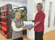 Melalui Hibah Buku, Dosen UBSI Perkuat Peran Strategis Perpustakaan sebagai Pusat Literasi Akademik