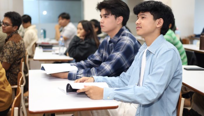 Ketergantungan Digital di Era AI 2026: Mahasiswa Makin Pintar atau Makin Bergantung?