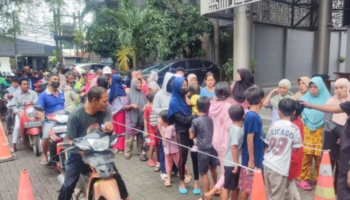 Rohayani Sebut Berbagi Nasi Box di UBSI Kampus Jatiwaringin Sangat Membantu Warga Sekitar