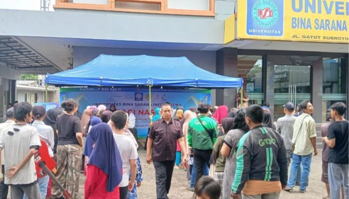 UBSI Kampus Tangerang Berbagi Nasi Box Ramadhan 1447 H, Wujud Kepedulian Sosial di Bulan Suci