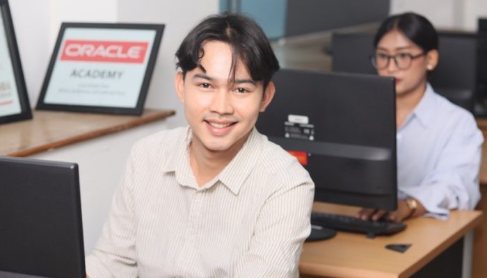 Belajar Nggak Cuma Teori, Mahasiswa UBSI Asah Skill Lewat Fasilitas Digital dan Proyek Nyata