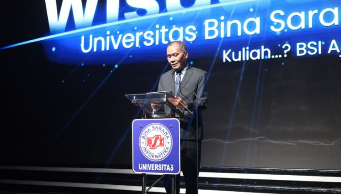 LLDIKTI Ingatkan Wisudawan UBSI: Dunia Kerja Butuh Karakter, Bukan Sekadar Pintar