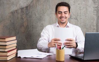 Kerja Saja Tidak Cukup, Mengapa Karyawan Kini Perlu Kembali Kuliah?