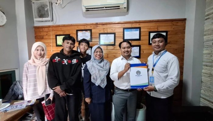 UBSI Kampus Pemuda Berikan Beasiswa Jalur Undangan untuk Siswa Berprestasi SMK Mardhika