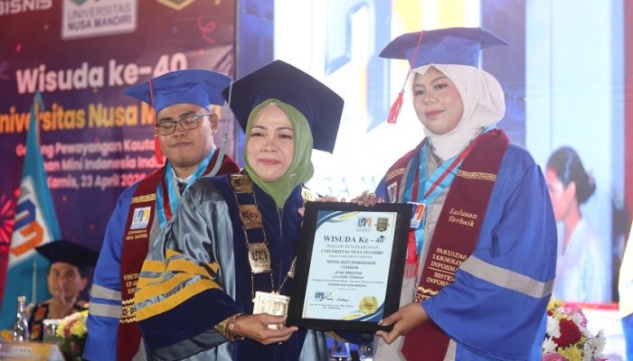 Wisudawan Terbaik UNM Raih IPK 4.00, Ini Rahasia Suksesnya!