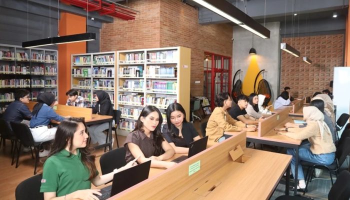 Mengapa Kuliah Ilmu Komunikasi di UBSI Kampus Cikarang Memiliki Prospek Kerja yang Hebat? Ini Alasannya