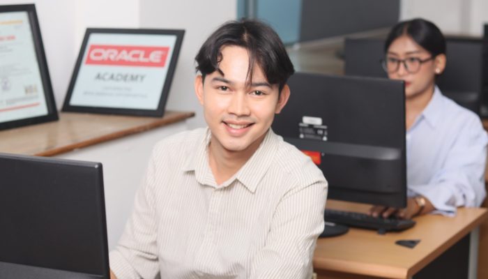 Belajar Web Development Sekaligus Siapkan Karier Digital di Jurusan Sistem Informasi