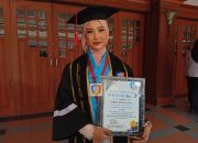 Ketika Kuliah Tak Hanya Soal Nilai, Kisah Desvika Elsa Rahmadhani Jadi Wisudawan Berprestasi