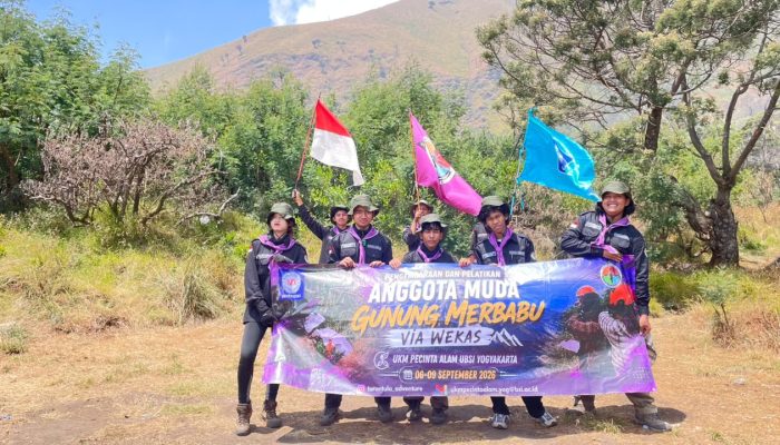MAPALA UBSI Kampus Yogyakarta :Rampungkan Pengembaraan dan Pelantikan Angakatan XIII di Gunung Merbabu